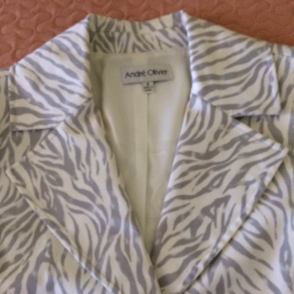Andre Oliver Jacket - Picture 3 of 6